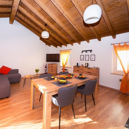 Piazza Grande House Apartment โลการ์โน ภายนอก รูปภาพ